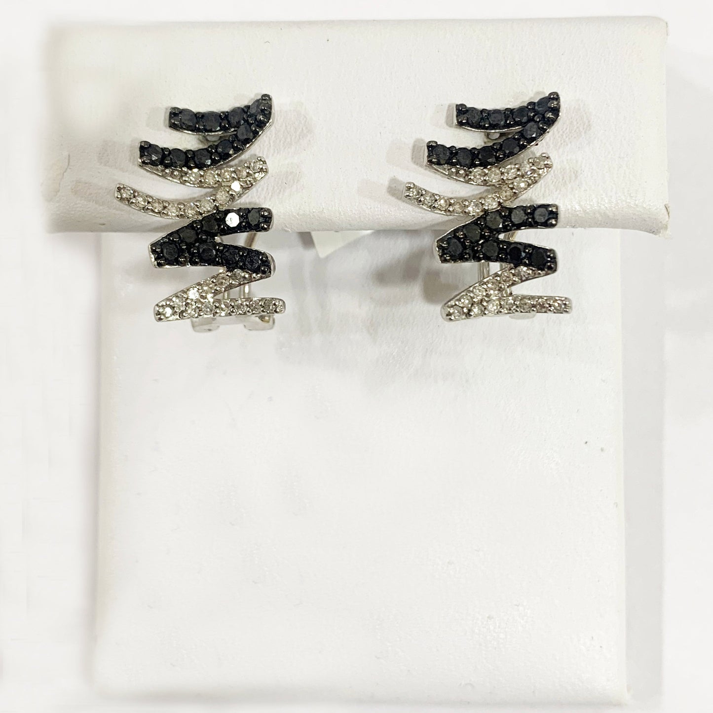 14k White Gold Black Diamond Earring