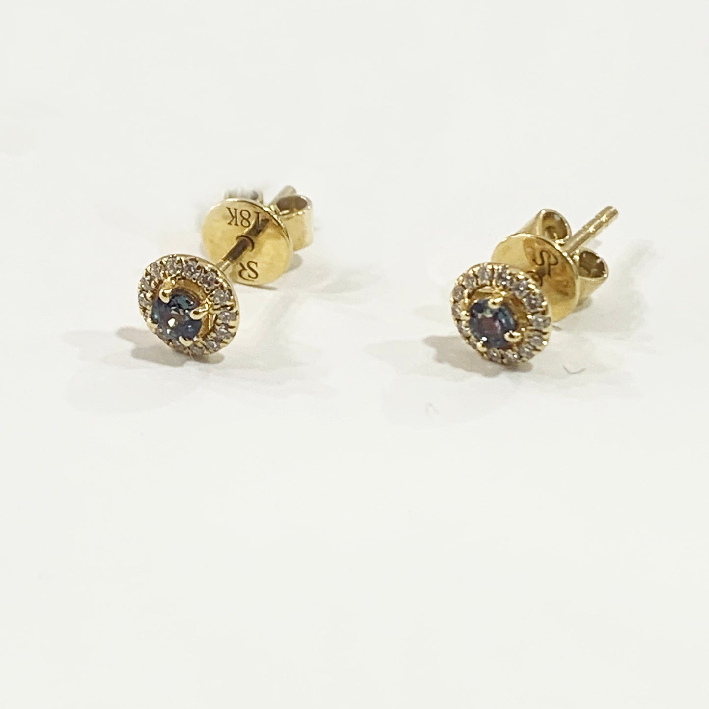 18k Yellow Gold Alexandrite Earrings