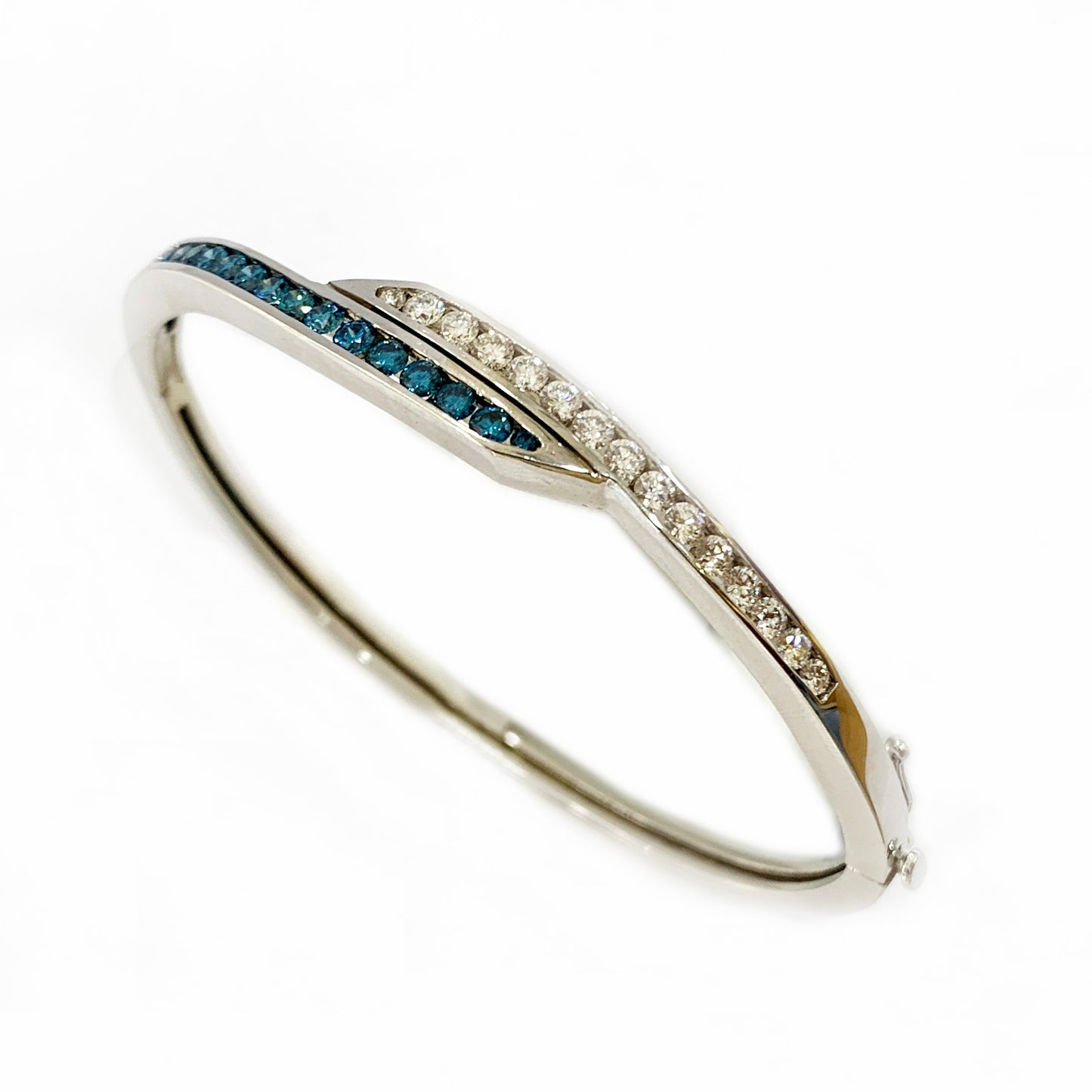 14k White Gold Blue Diamond Bangle
