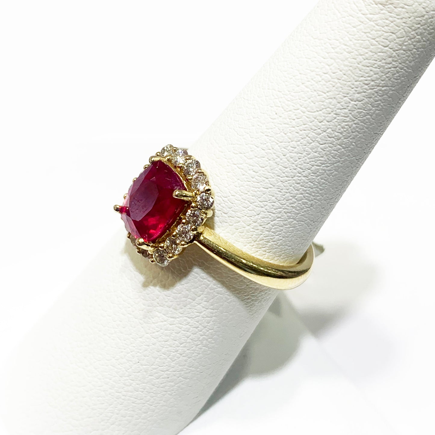 14k Yellow Gold Ruby Diamond Ring