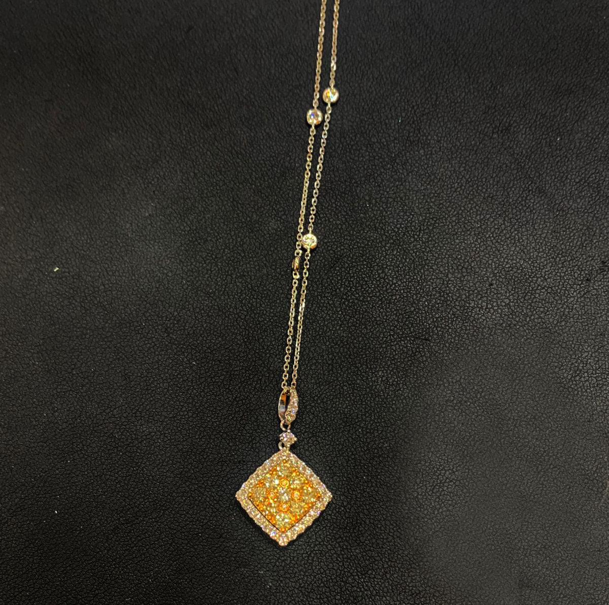 18k White Gold Yellow Diamond Pendant