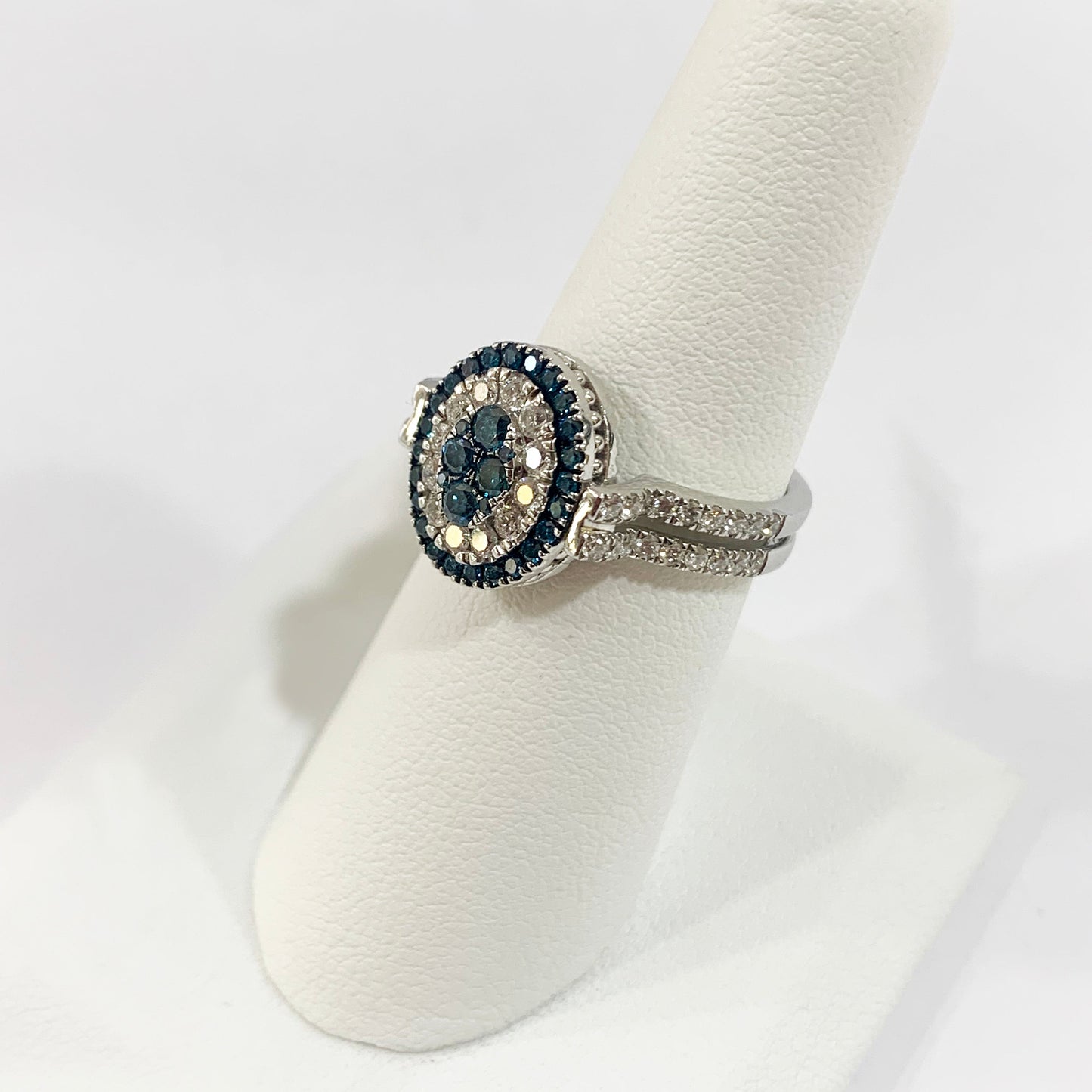 14k White Gold Blue/White Diamond Flip Ring