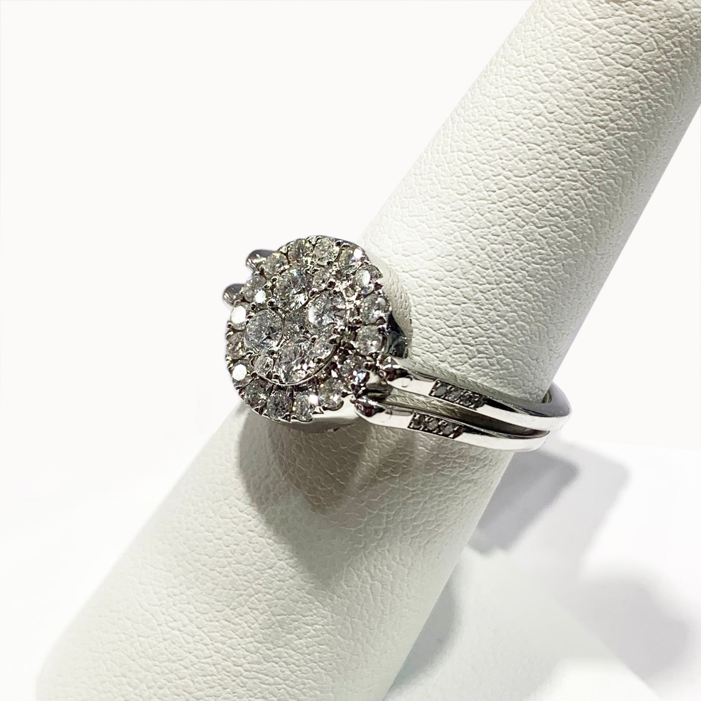 14k White Gold Blue/White Diamond Flip Ring