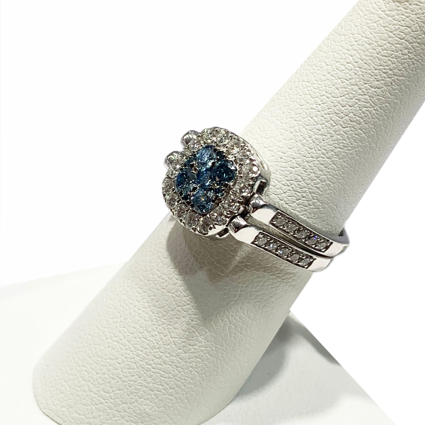 14k White Gold Blue/White Diamond Flip Ring (LAB)
