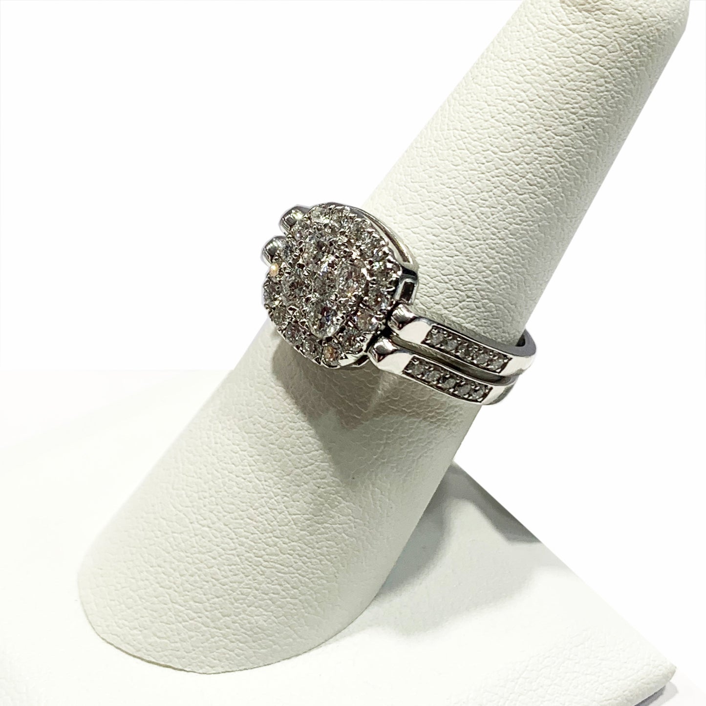 14k White Gold Blue/White Diamond Flip Ring (LAB)