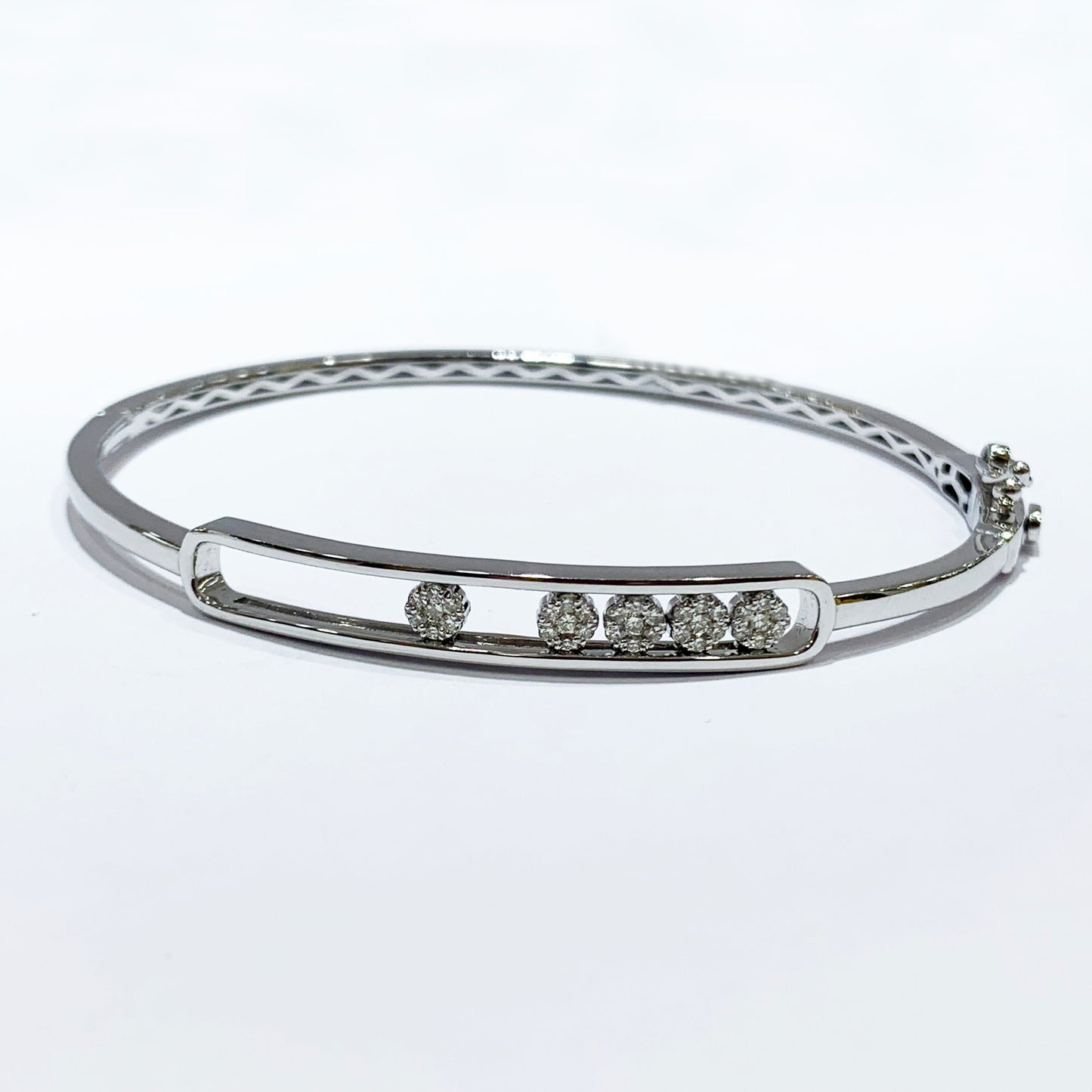 14k White Gold White Diamond Bangle