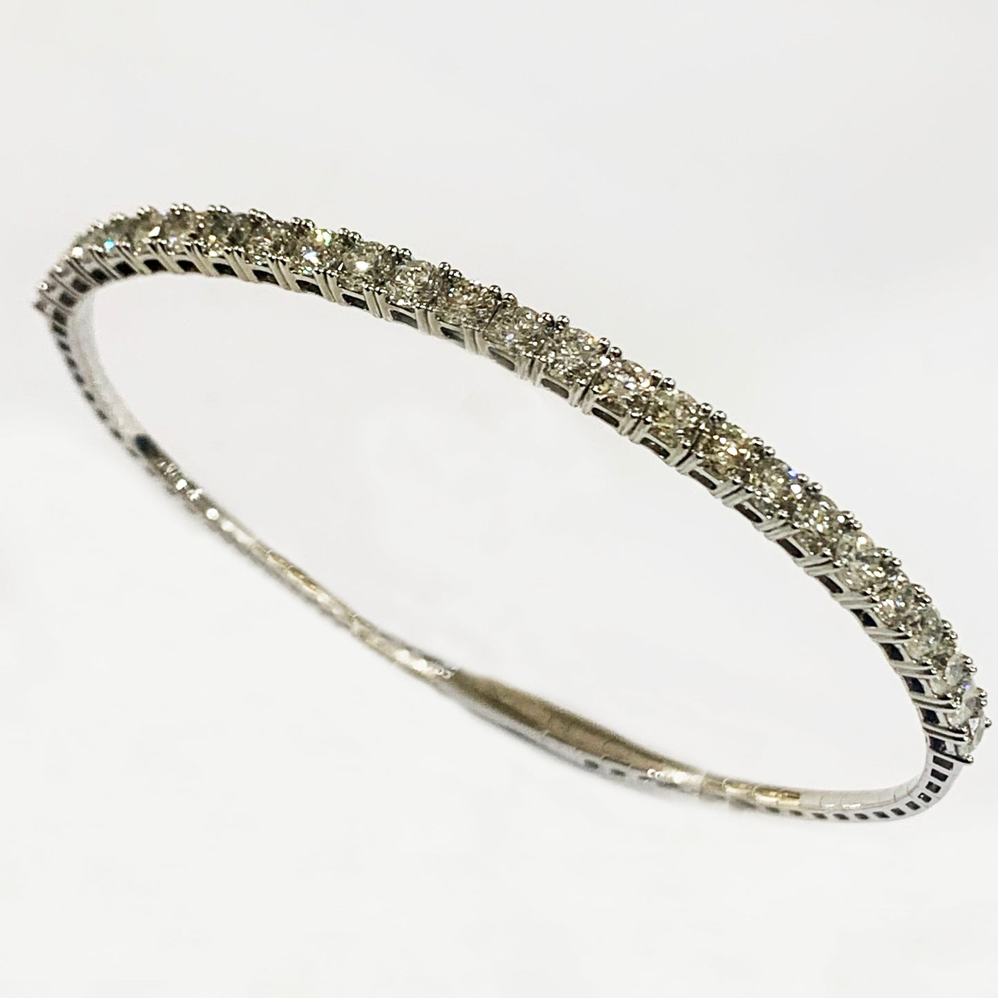 14k White Gold Diamond Flex Bangle