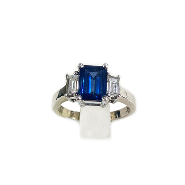 14k White Gold Sapphire Ring