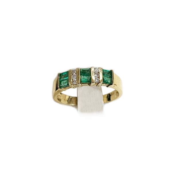 14k Yellow Gold Emerald Ring