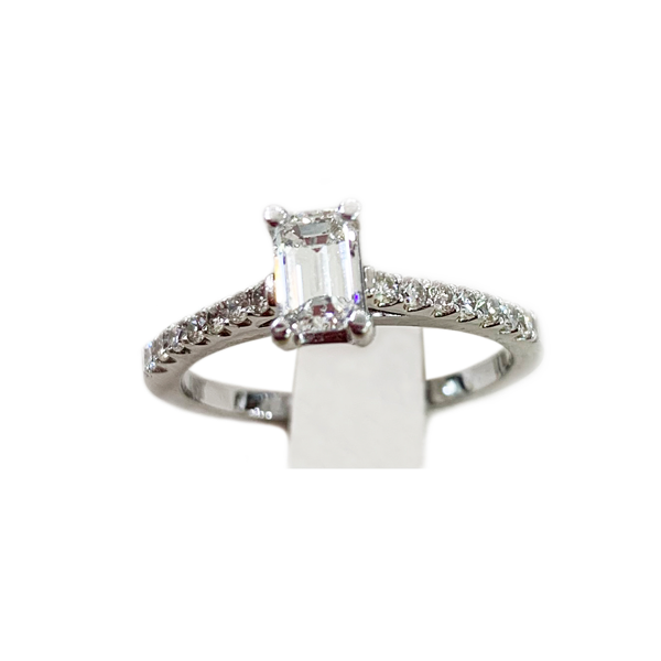 18k White Gold Diamond Ring