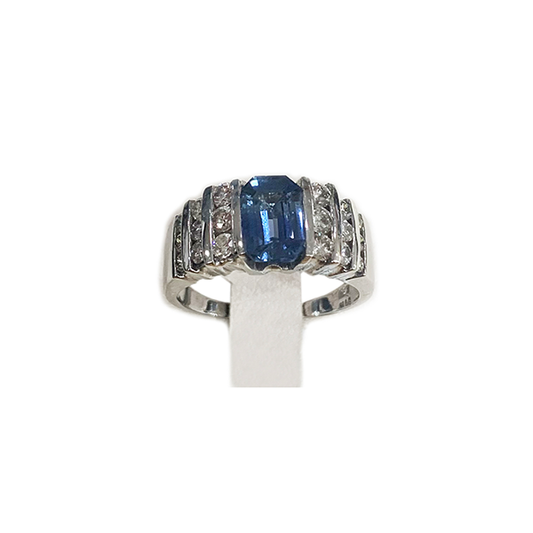 14k White Gold Sapphire Ring