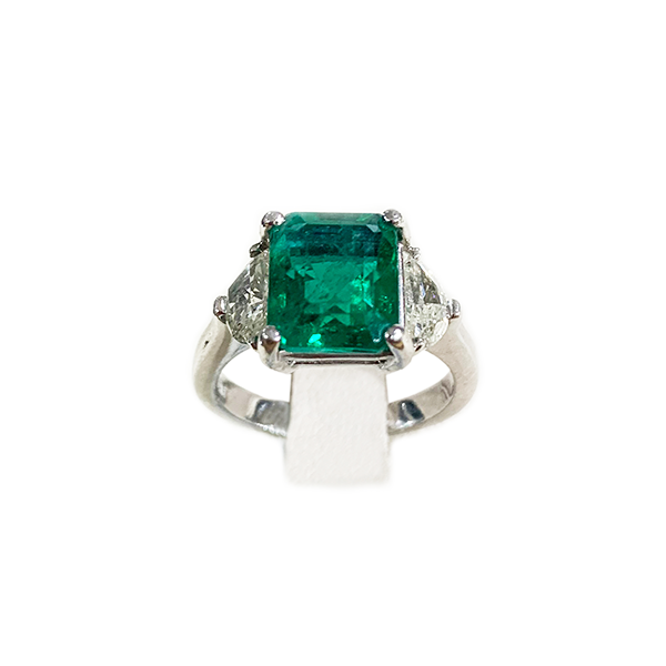 14k White Gold Emerald Ring