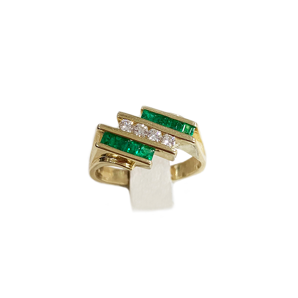 14k Yellow Gold Emerald Ring