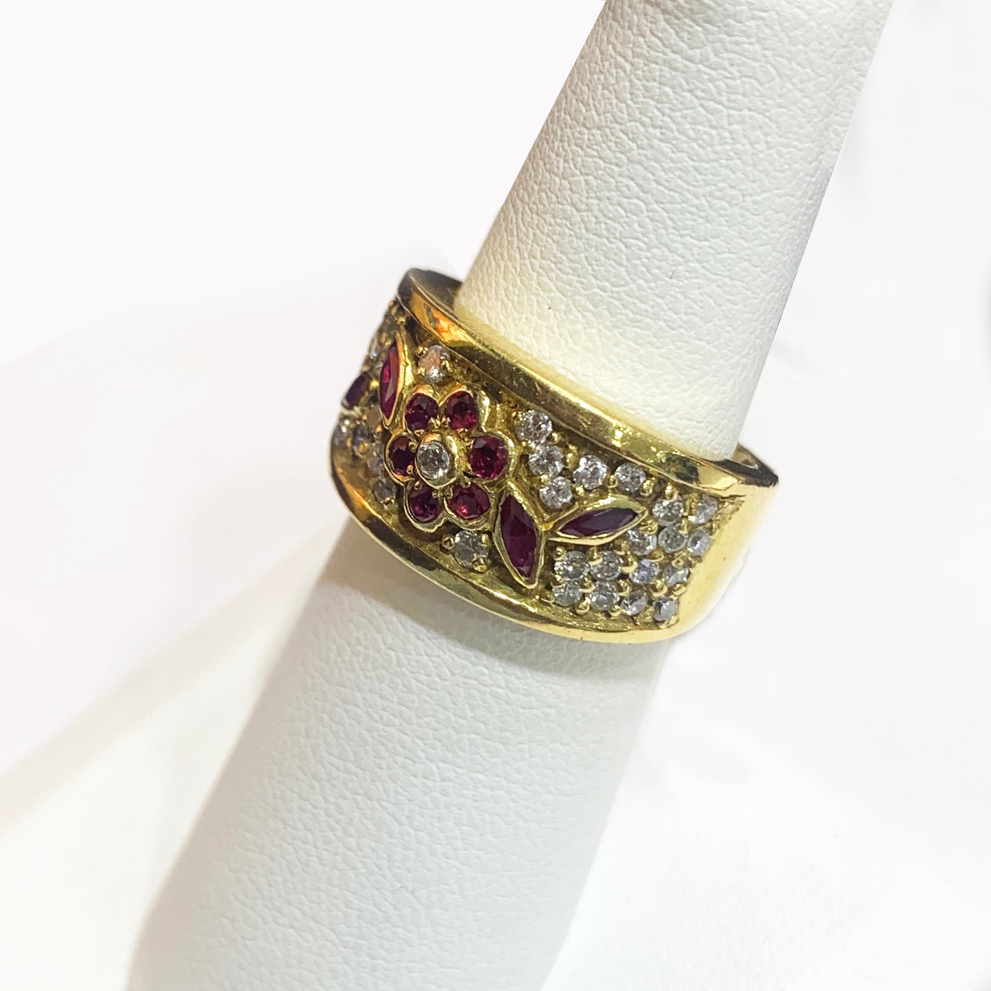 18k Yellow Gold Ruby Ring