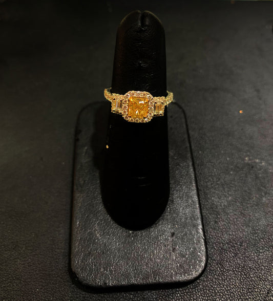 18k White Gold Yellow Diamond Ring