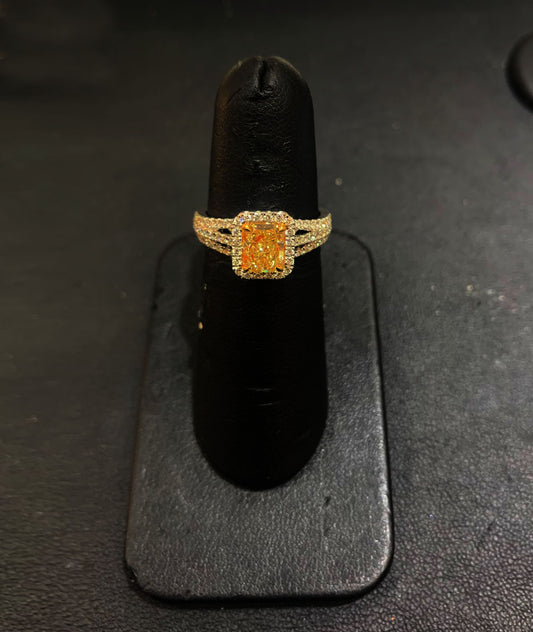 18k White Gold Yellow Diamond Ring