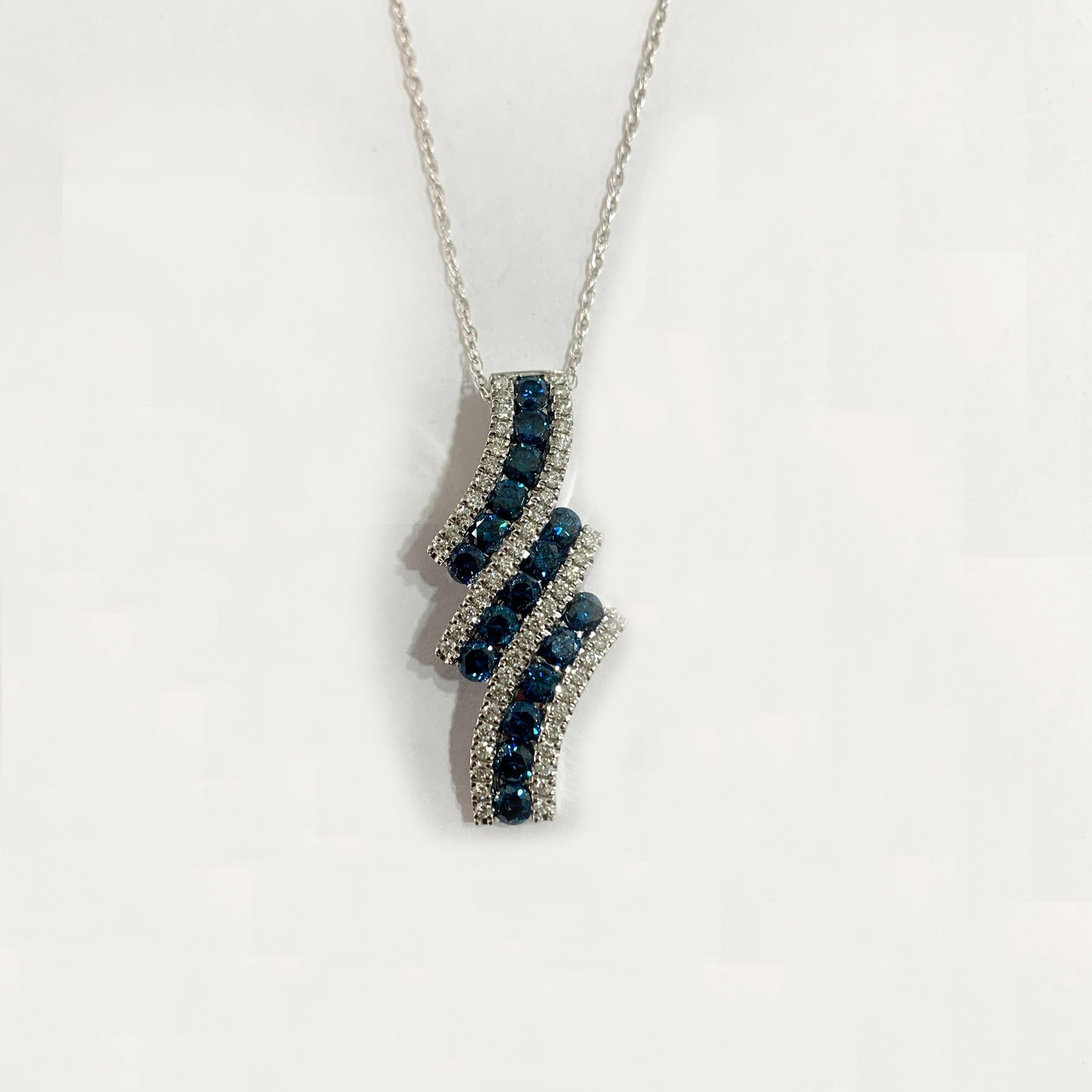 14k White Gold Blue Diamond Pendant