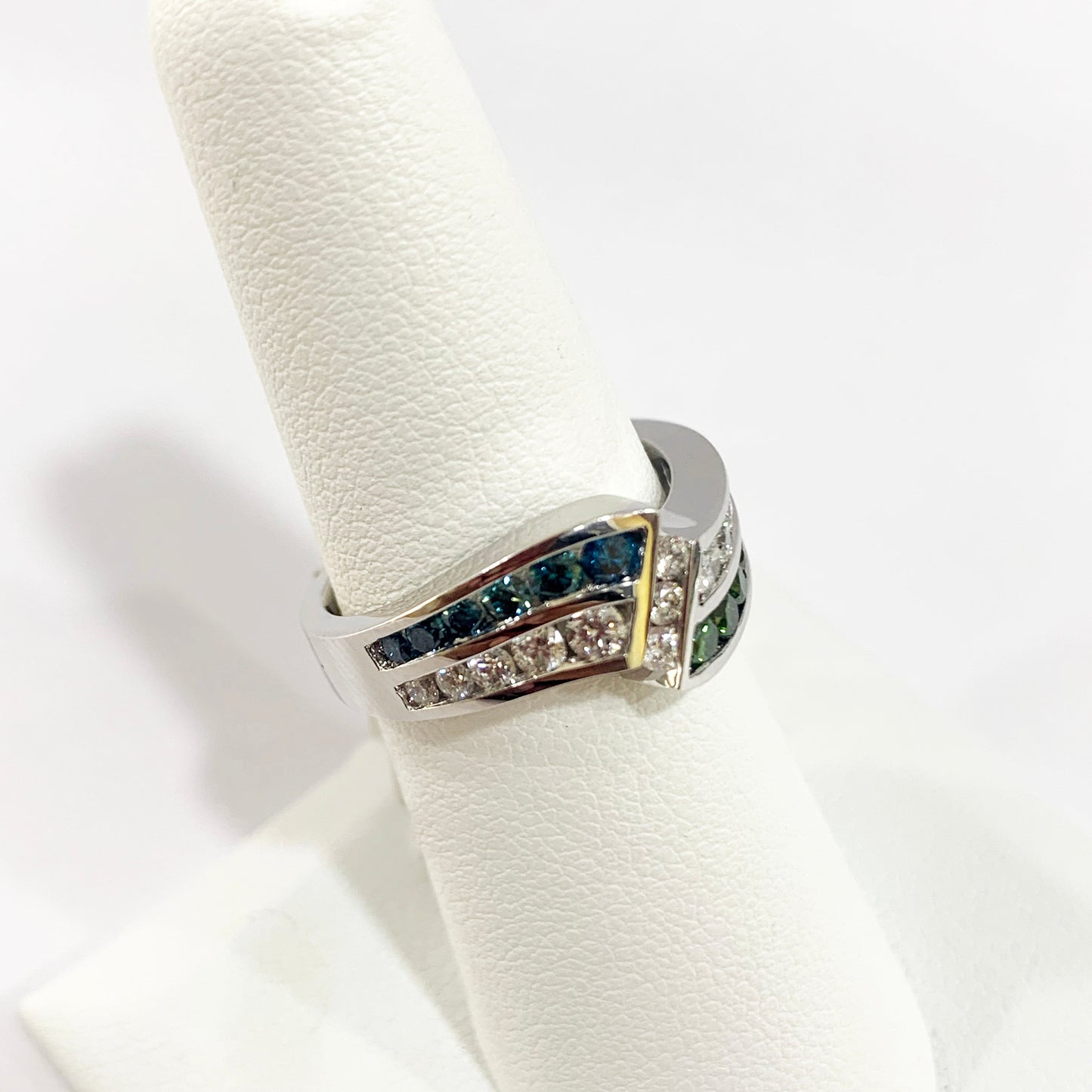 14k White Gold Green/White/Blue Diamond Ring