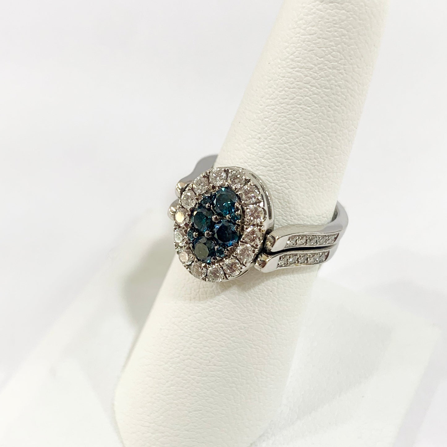 14k White Gold Blue/White Diamond Flip Ring