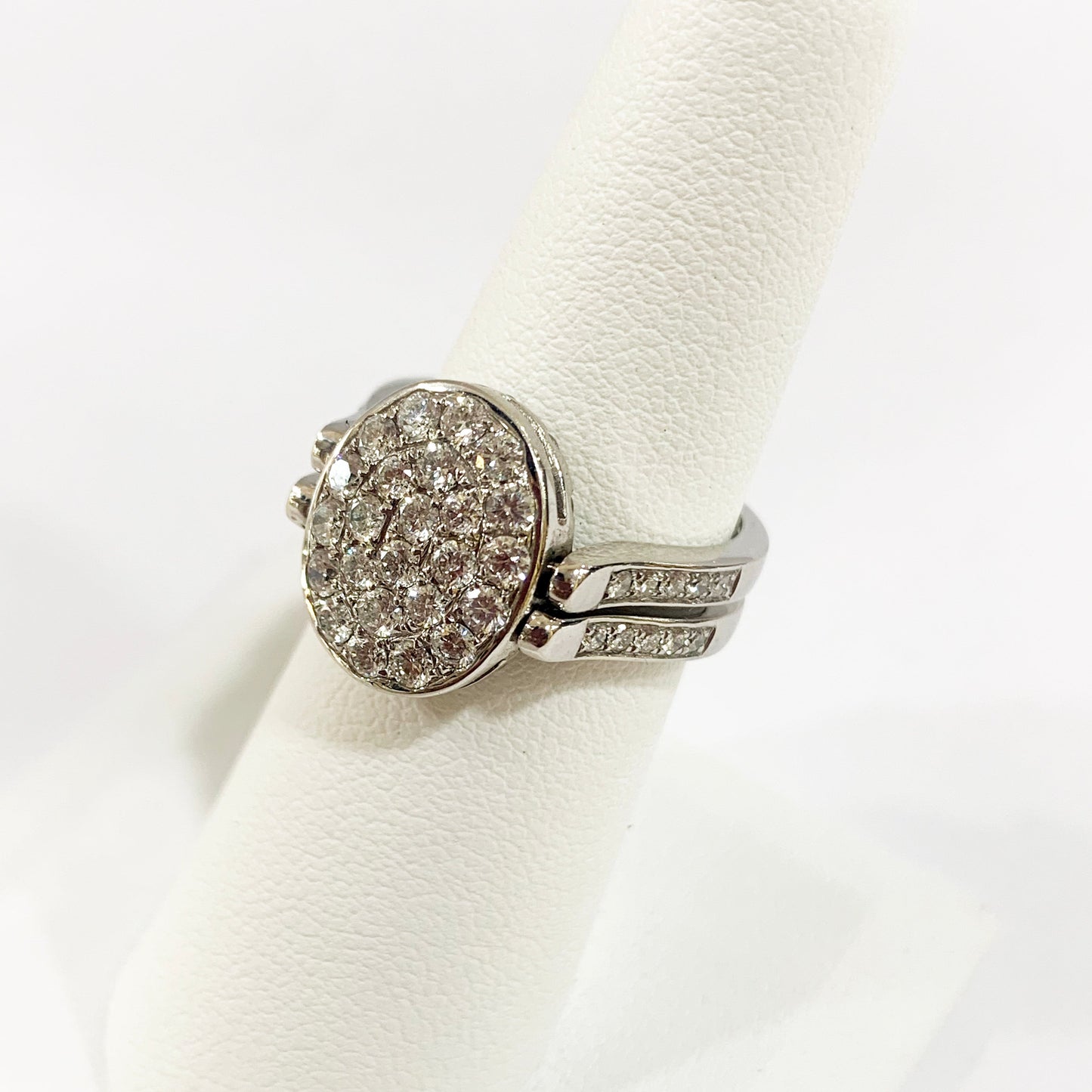 14k White Gold Blue/White Diamond Flip Ring