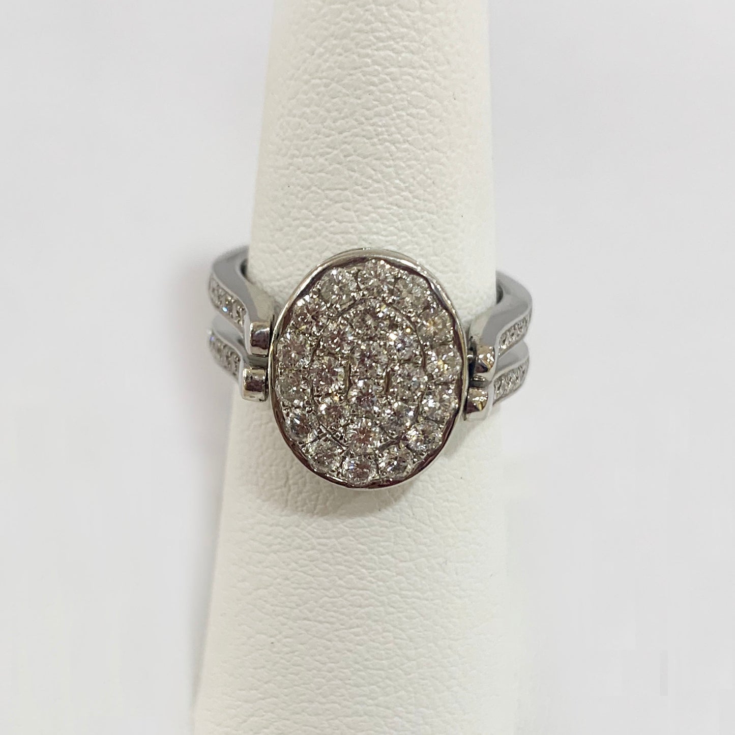 14k White Gold Blue/White Diamond Flip Ring